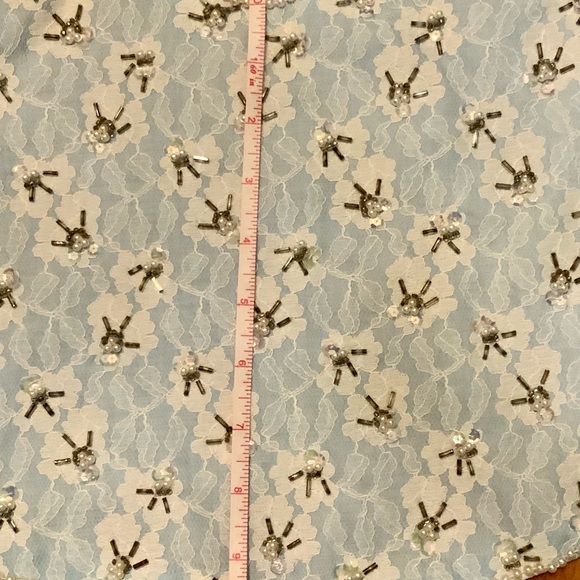 Vintage lace and pearl mini cape - Picture 12 of 14